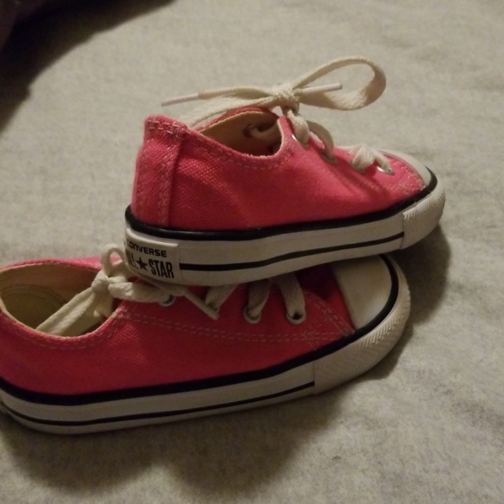 Like new hot pink toddler converse size 8